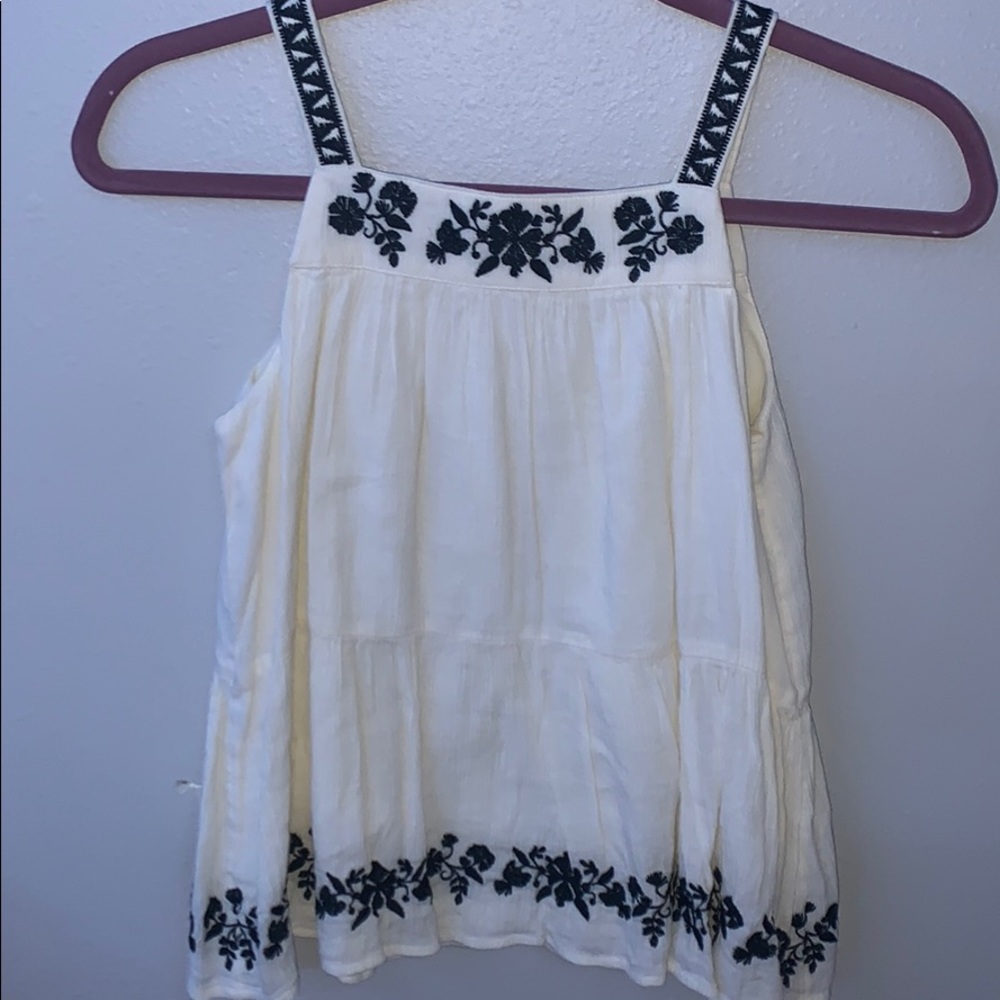 gap white tank